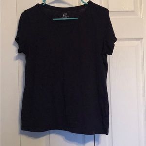 Black short sleeve tee